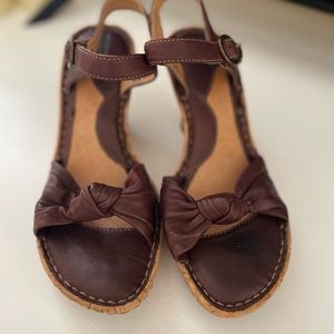 Born SZ 7/38. Cork Wedge Brown Leather Sandal